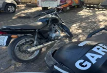 Polícia Militar prende homem por receptação e recupera motocicleta roubada em Cachoeira