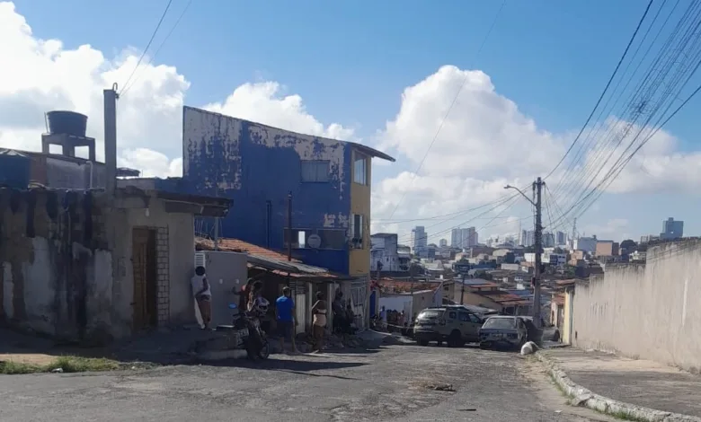 jovem morto no bairro Jardim Cruzeiro em Feira de Santana.