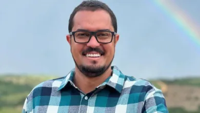 Prefeito de Irará Nássara de Chico é alvo de denúncia no TCM-BA por contratos da frota municipal