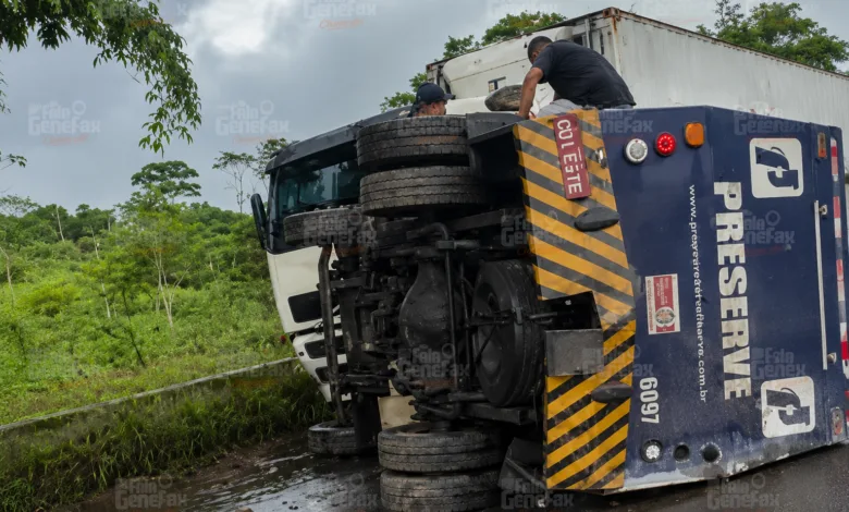 carro-forte tomba na BR-324
