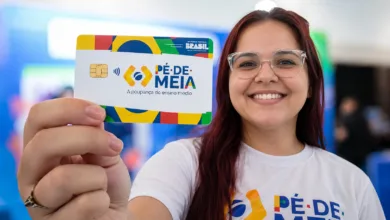 Estudantes recebem pagamento da terceira parcela do Pé-de-Meia