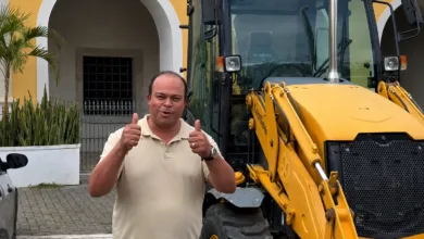 Retroescavadeira em Santo Amaro