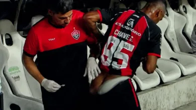 Caíque Gonçalves recebe atendimento na final