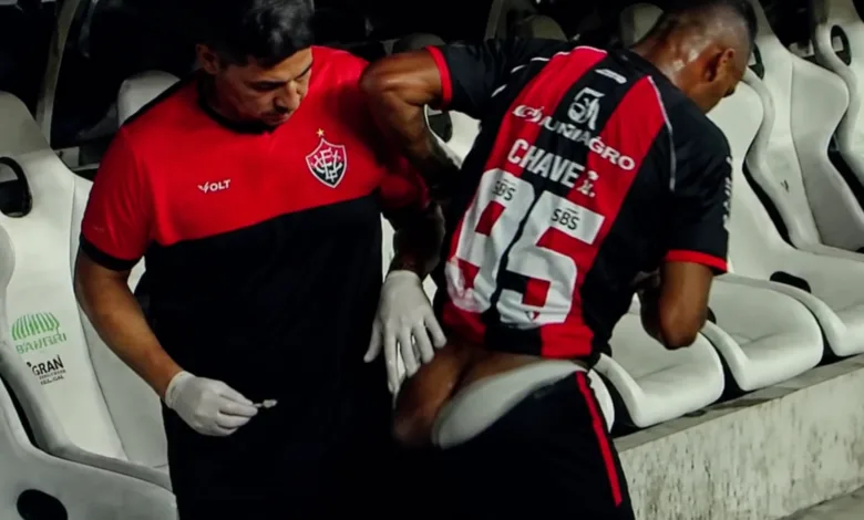 Caíque Gonçalves recebe atendimento na final