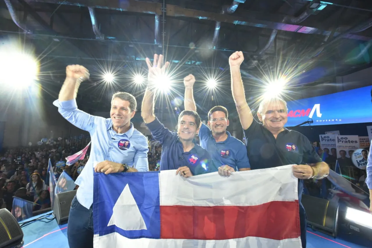ACM Neto oficializa candidatura ao Governo da Bahia durante convenção do União Brasil em Salvador.