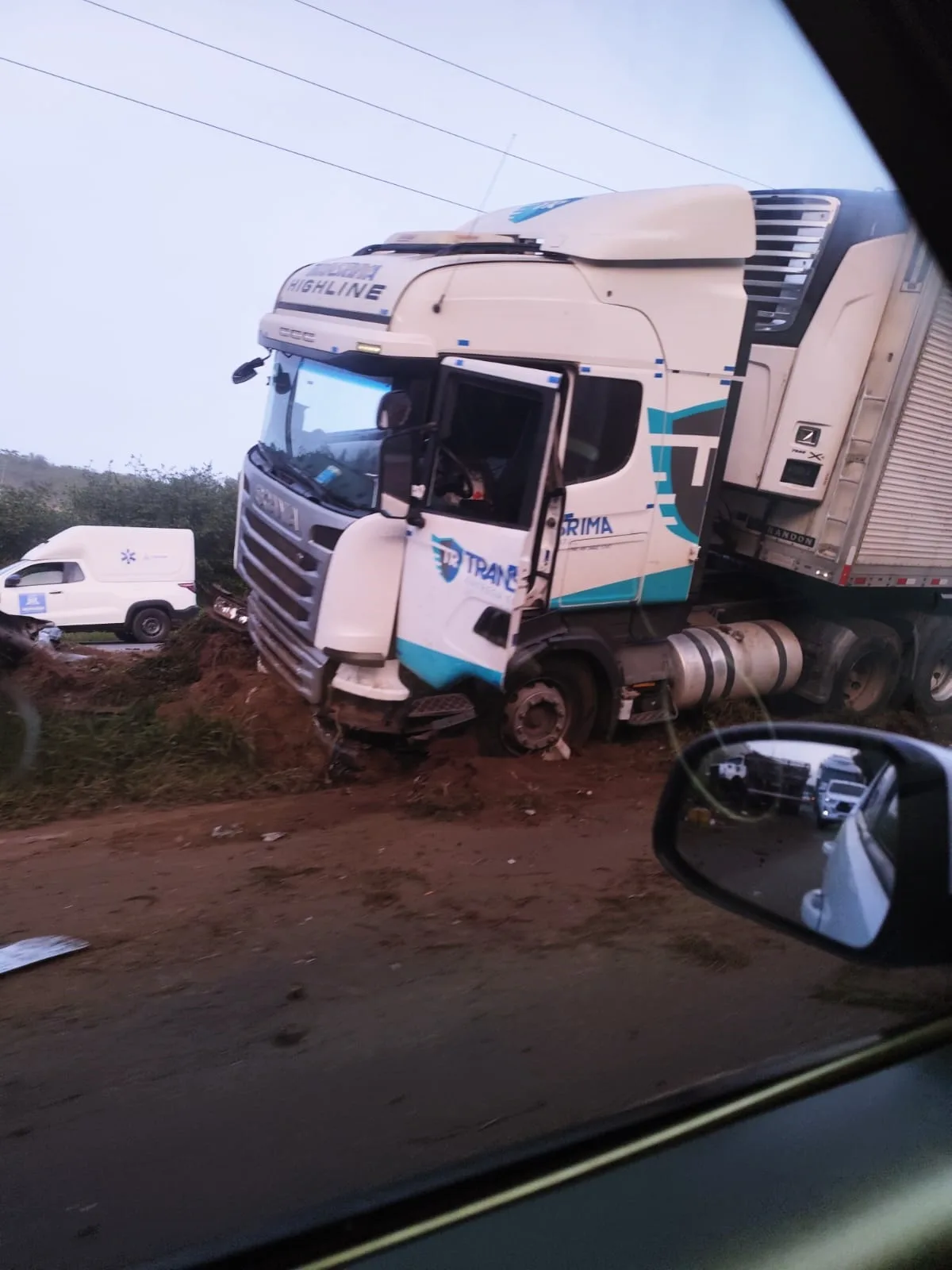 acidente com carretas na BR-324