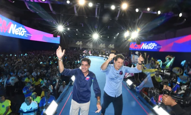 ACM Neto oficializa candidatura ao Governo da Bahia durante convenção do União Brasil em Salvador.