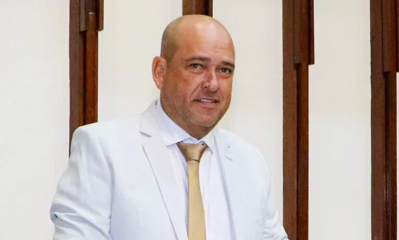 Binho Galinha pode lançar familiar
