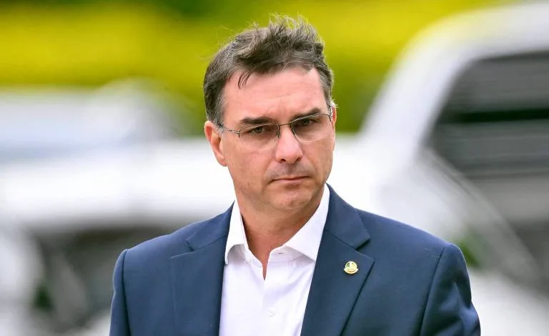 União Brasil e PP não devem apoiar Flávio Bolsonaro