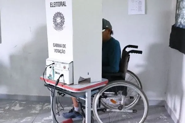 pessoas com deficiência ou mobilidade reduzida também tem direito ao voto em trânsito | Foto: Reprodução