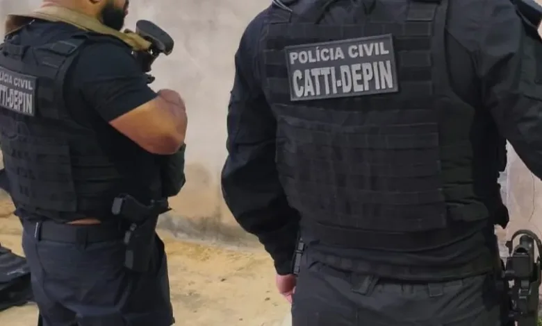 mulher presa por furtar a própria mãe.