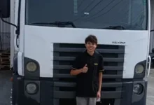 caminhoneiro confundido com criança