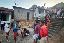 homem incendeia casa em Teodoro Sampaio