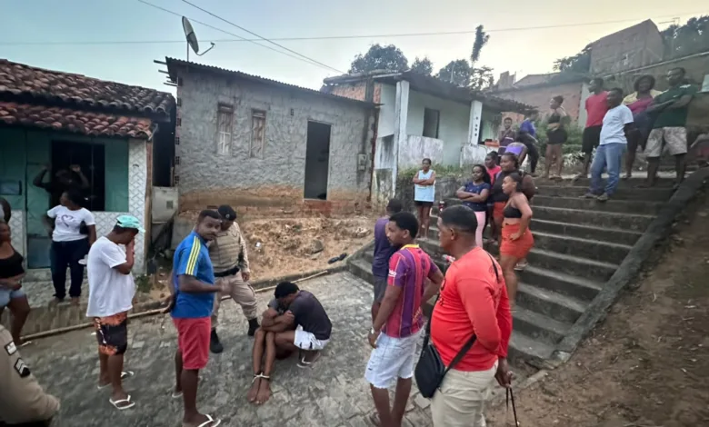 homem incendeia casa em Teodoro Sampaio