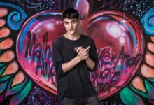 Caian Zattar trabalha em loja entre gravações | Foto: Reprodução