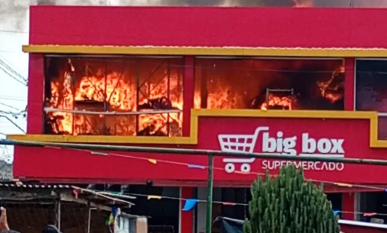 incêndio em supermercado de Feira de Santana
