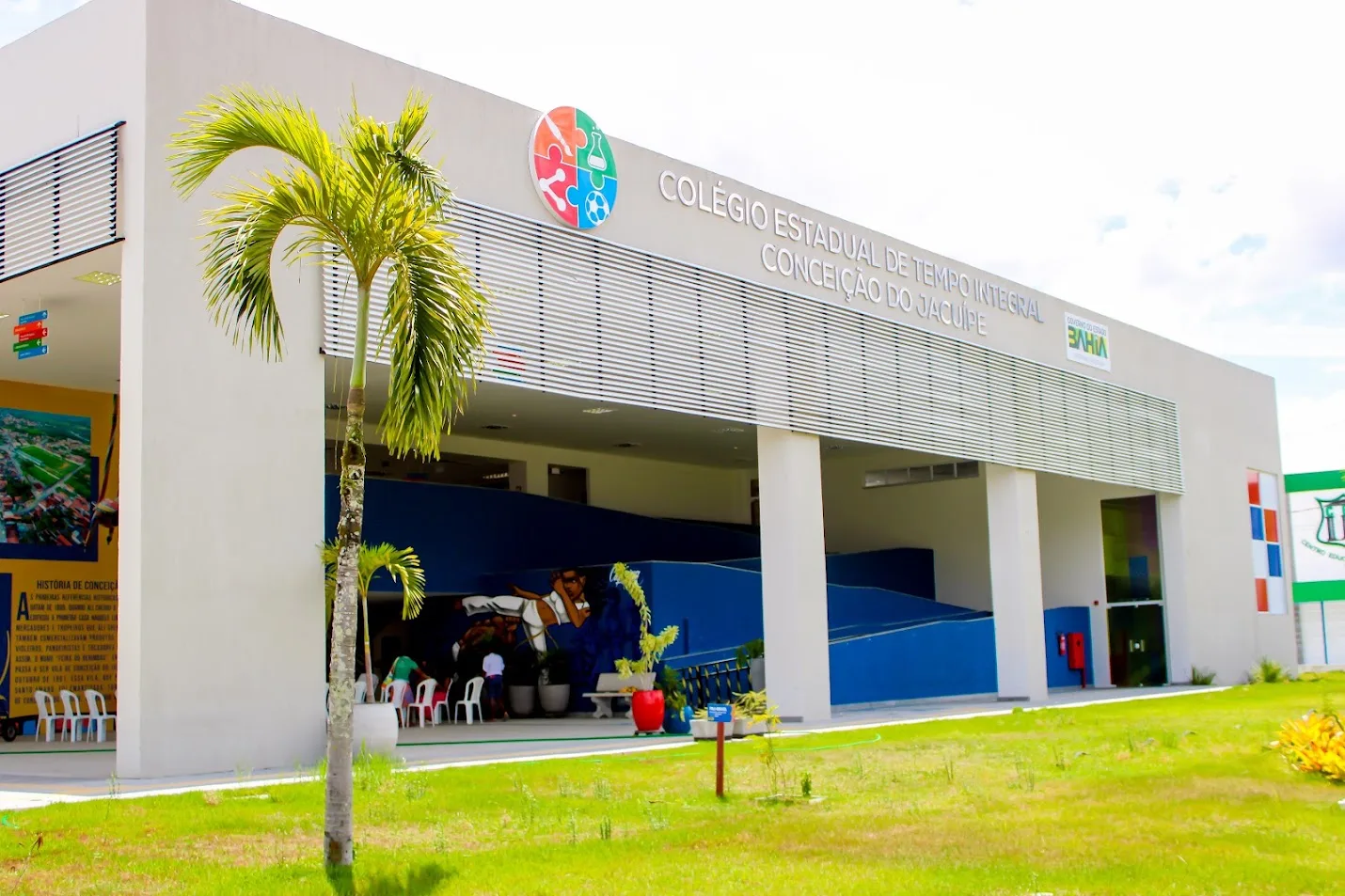 ovos de varejeira em pastel na escola
