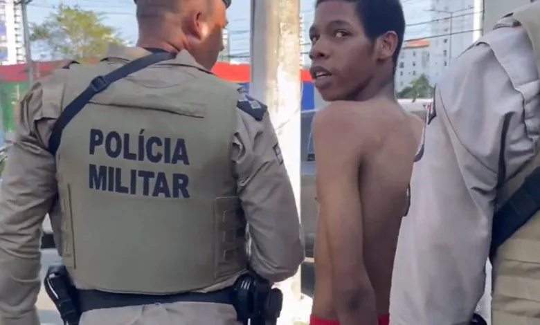 suspeito detido na Praça Benjamin Costa