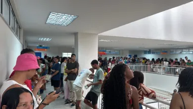 filas no Colégio Estadual de Conceição do Jacuípe
