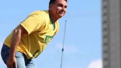 Flávio Bolsonaro desiste de debate