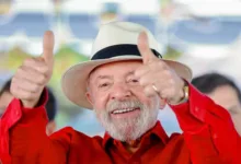 Lula ultrapassa Flávio Bolsonaro em pesquisa