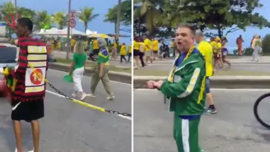 Homem negro acorrentado em ato de Flávio Bolsonaro
