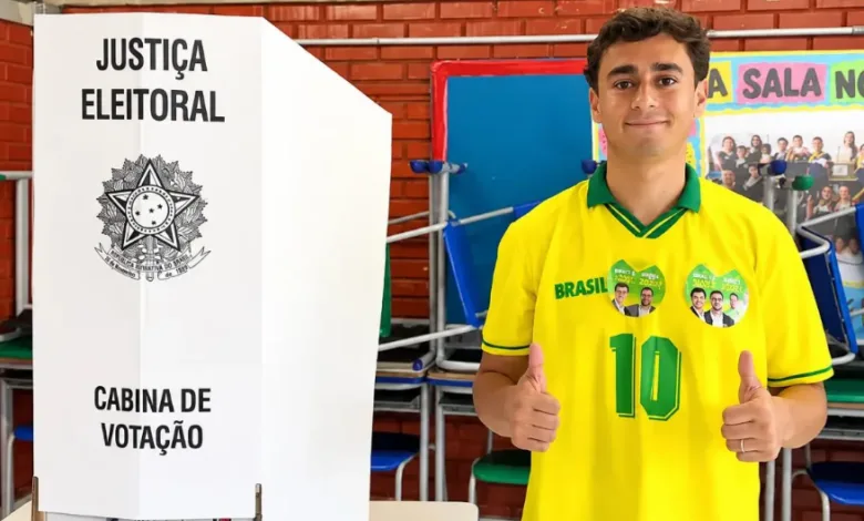 Nikolas Ferreira e Flávio Bolsonaro